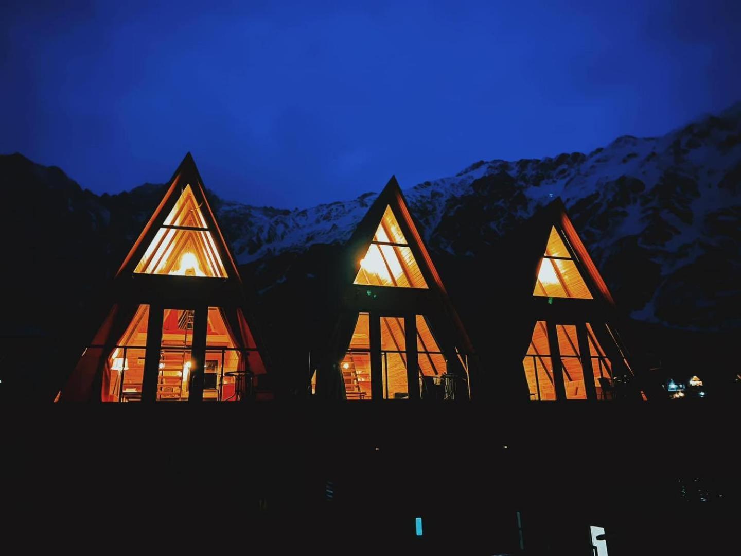 Отель Pyramid Kazbegi Экстерьер фото