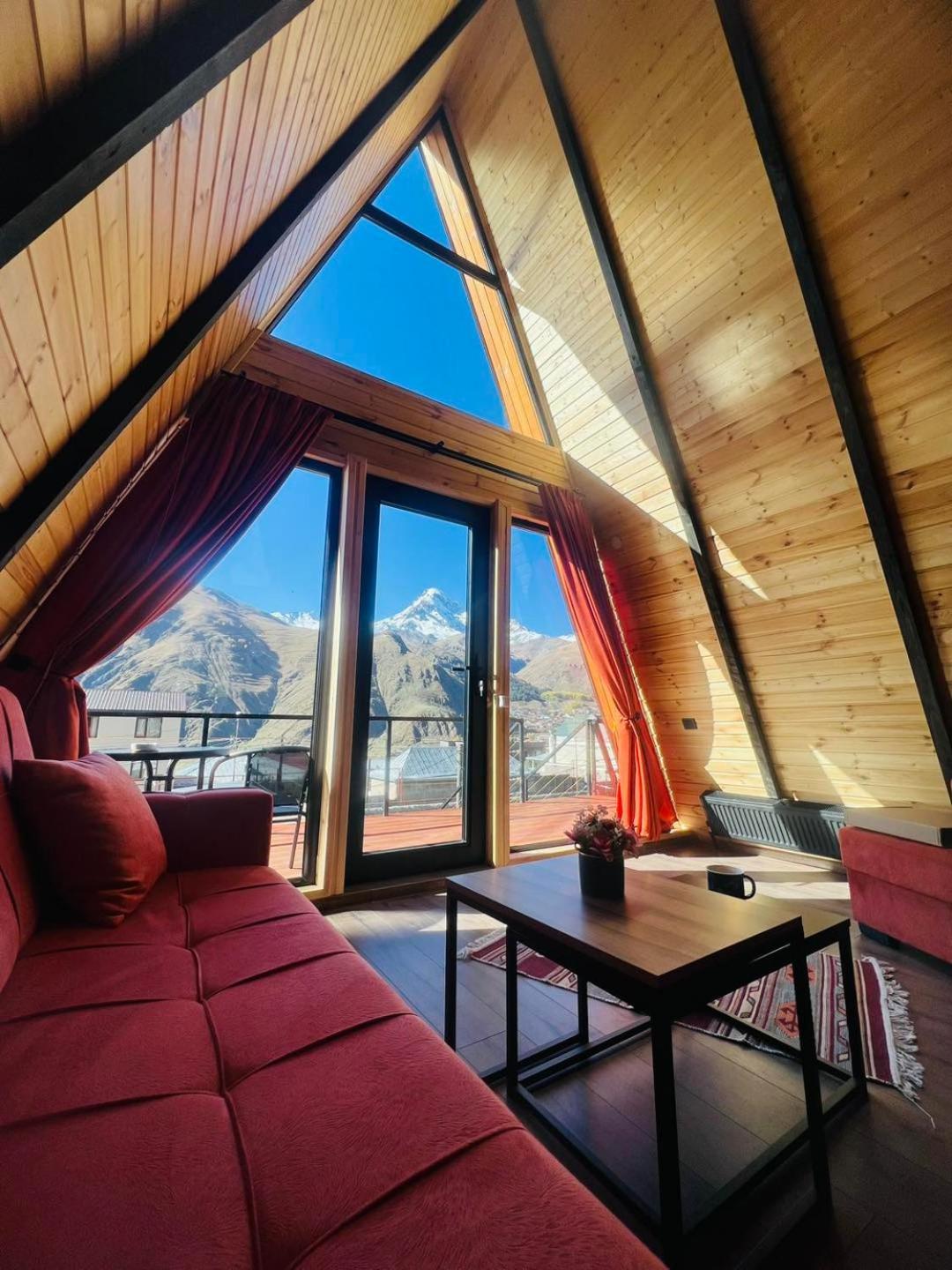 Отель Pyramid Kazbegi Экстерьер фото