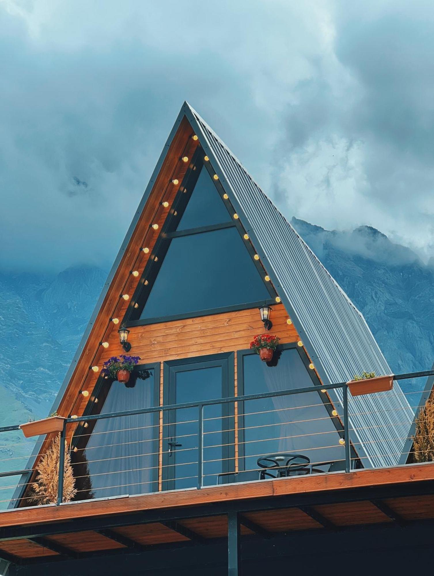Отель Pyramid Kazbegi Экстерьер фото
